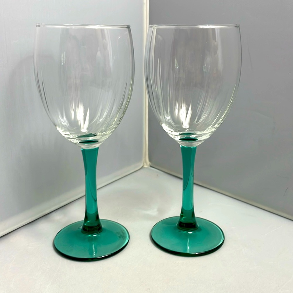 Pair Teal Green Stemmed Cocktail‎ or Wine Glasses with Ribbed Detail Glass